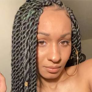 Meet your Posher, Kyla